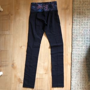 Lululemon Skinny Groove Pant II